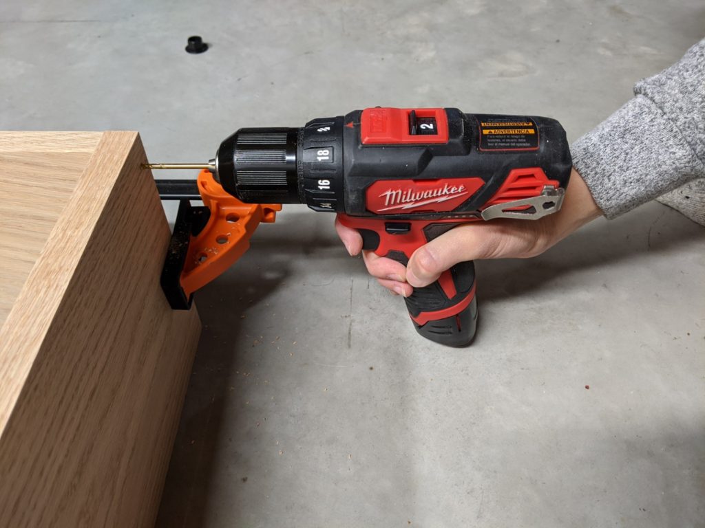 Screwing together wood boards for the console table