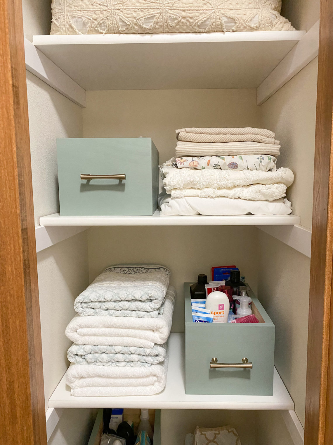 Easy Linen Closet Organization Project