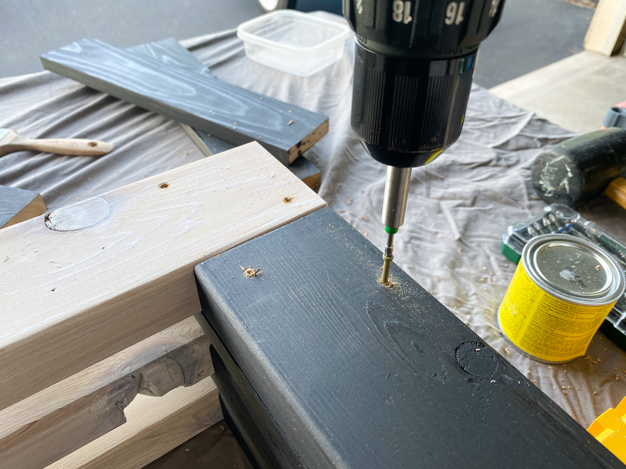 How to Stain Outdoor Furniture Plus a Black and White Modern Outdoor